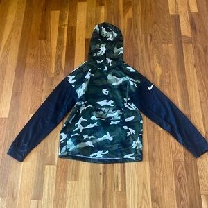 Nike Boys Green Camouflage Hooded Sweatshirt Size L